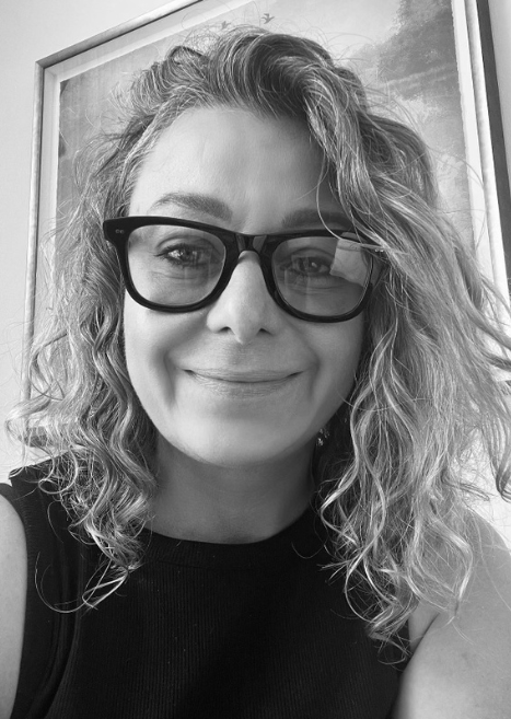 Ep. 3 The Life Changing Magic of Readers and Hearing Aids